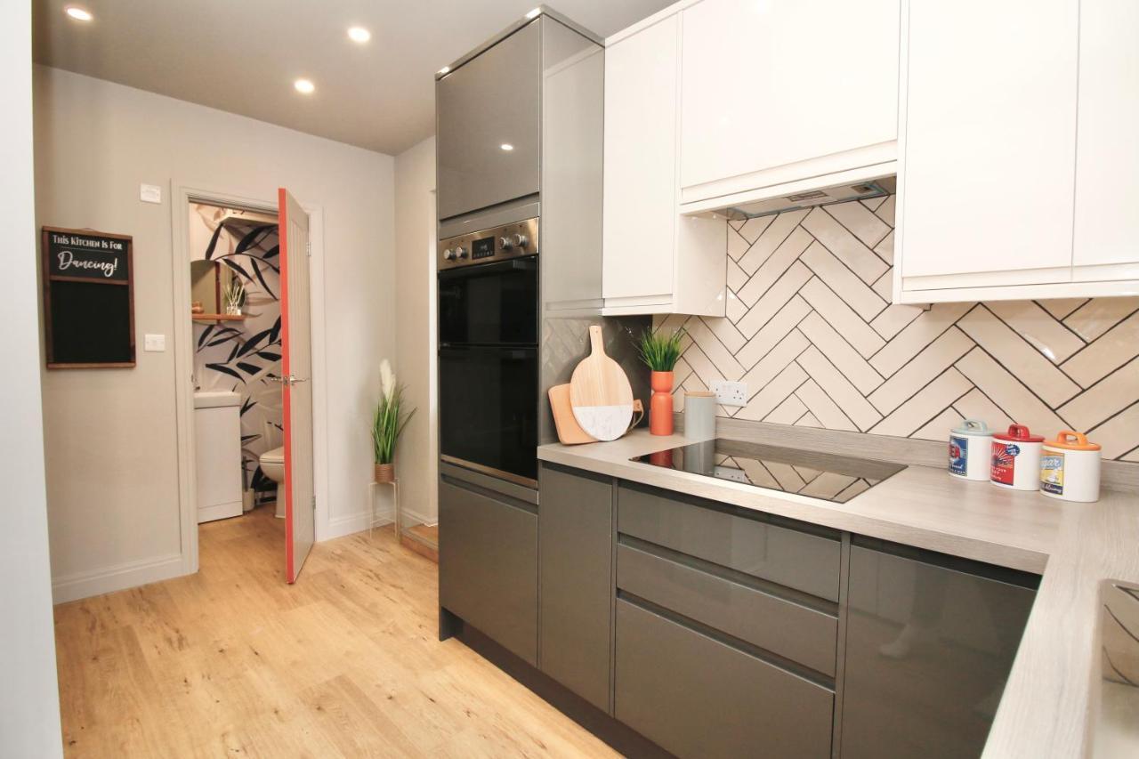 Xxhot Tubxx 4Bed Semi, Sleeps 8, 2 Bathrooms Blackpool Dış mekan fotoğraf