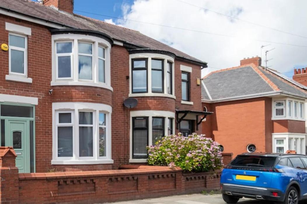 Xxhot Tubxx 4Bed Semi, Sleeps 8, 2 Bathrooms Blackpool Dış mekan fotoğraf