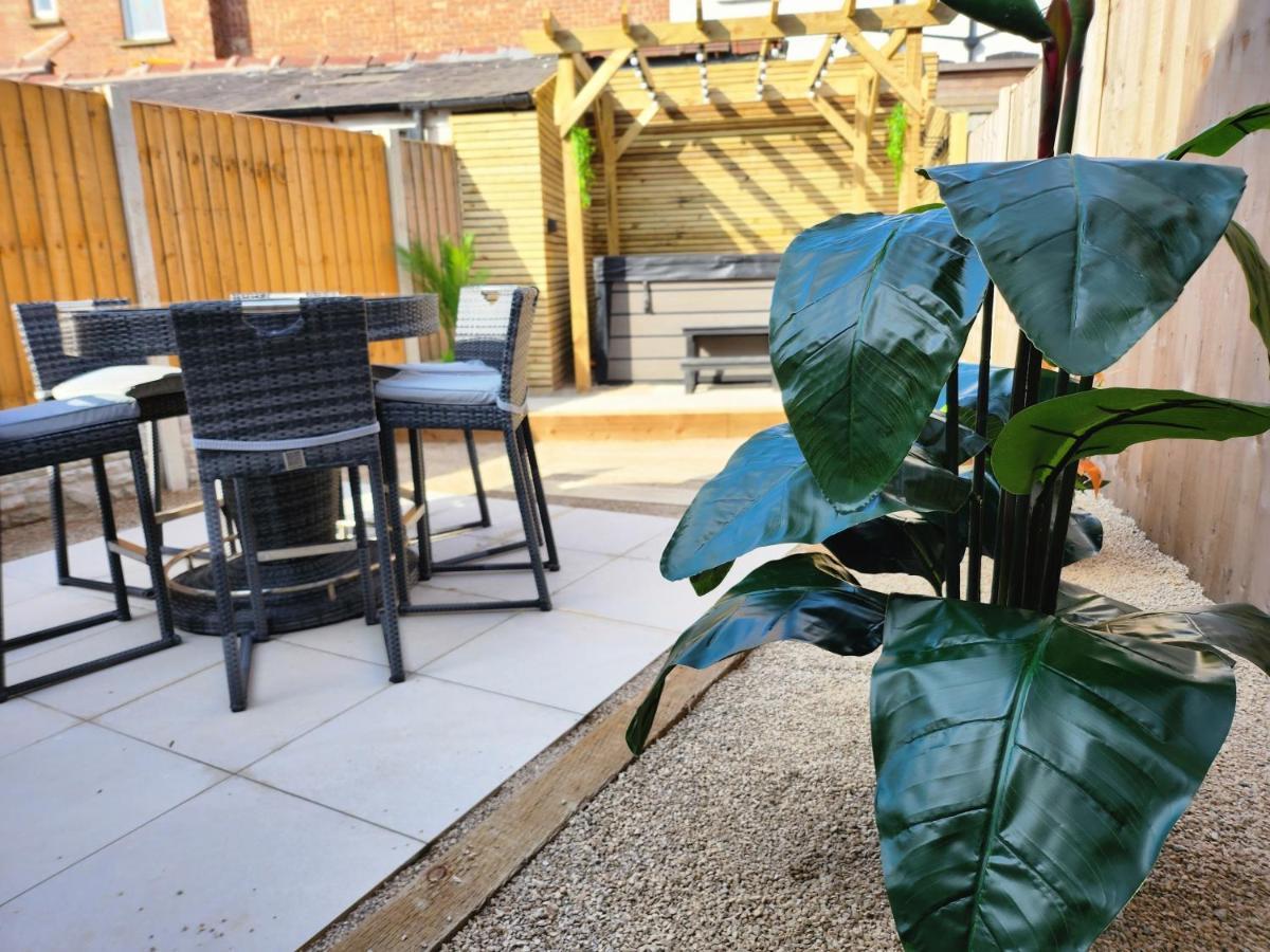 Xxhot Tubxx 4Bed Semi, Sleeps 8, 2 Bathrooms Blackpool Dış mekan fotoğraf